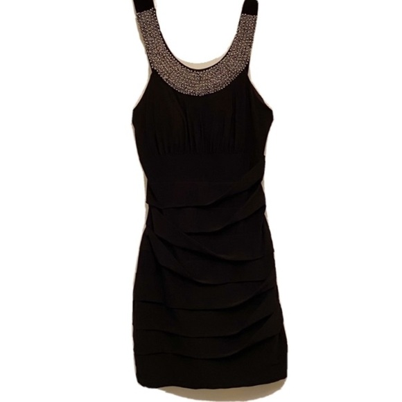 CITY TRIANGLES Little Black Dress, Cups, Ruffles - Picture 1 of 7